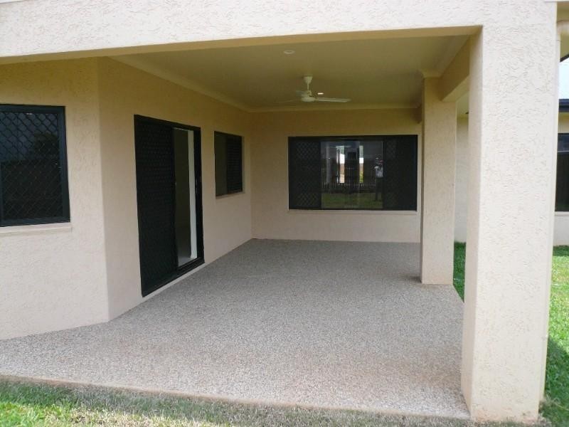 11 Hetherton Street, Smithfield QLD 4878