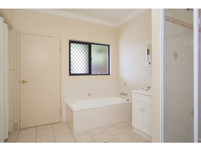 23 Lookout Terrace, Trinity Beach QLD 4879