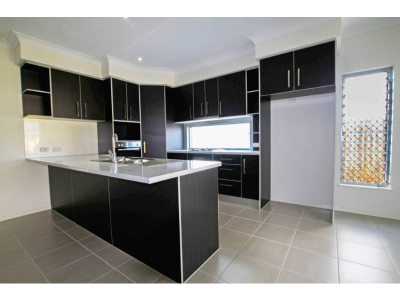 42 Fossilbrook Bend, Trinity Park QLD 4879