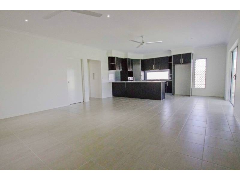 42 Fossilbrook Bend, Trinity Park QLD 4879