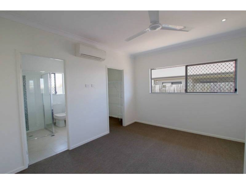 42 Fossilbrook Bend, Trinity Park QLD 4879
