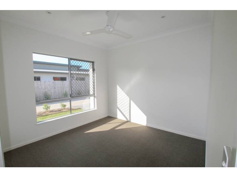 42 Fossilbrook Bend, Trinity Park QLD 4879