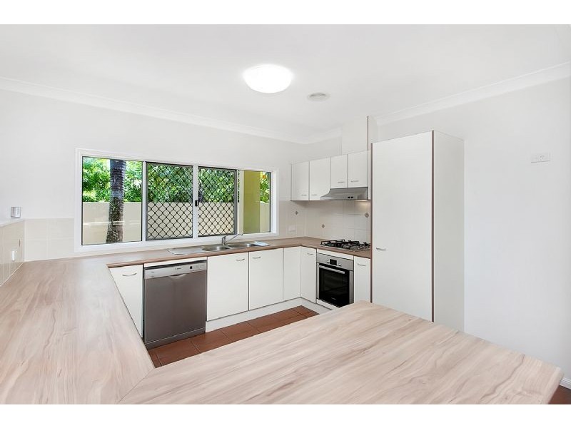 4 Barrier Close, Clifton Beach QLD 4879