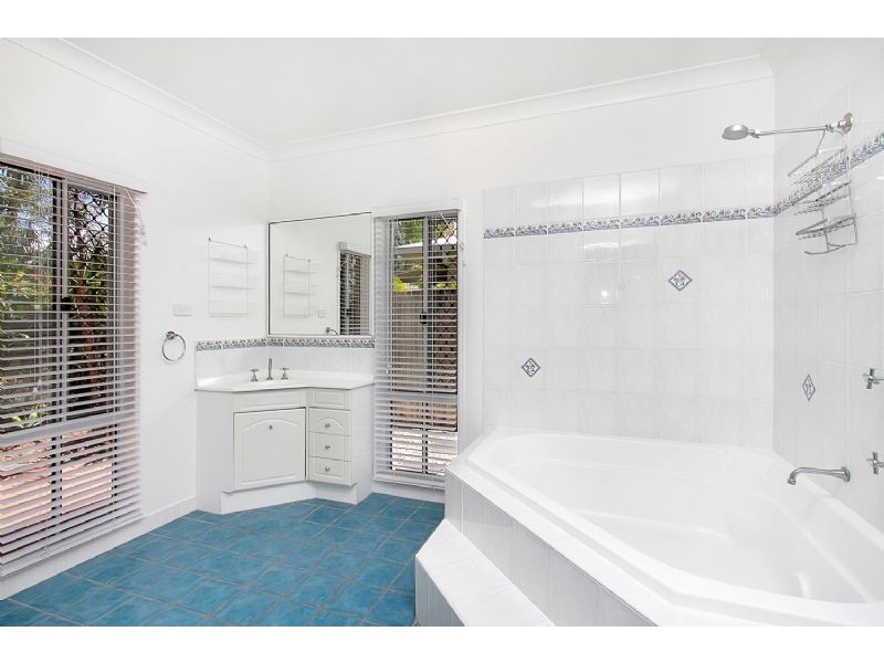 4 Barrier Close, Clifton Beach QLD 4879