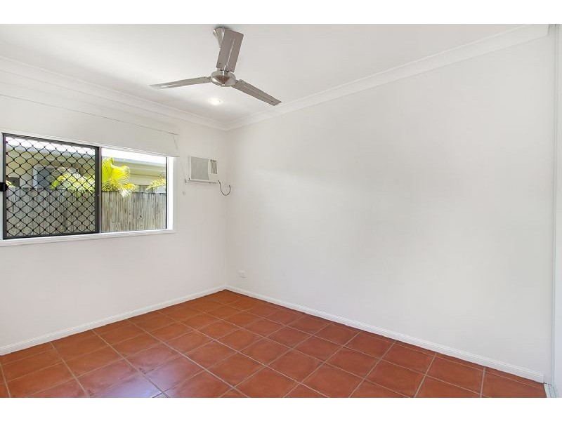 4 Barrier Close, Clifton Beach QLD 4879