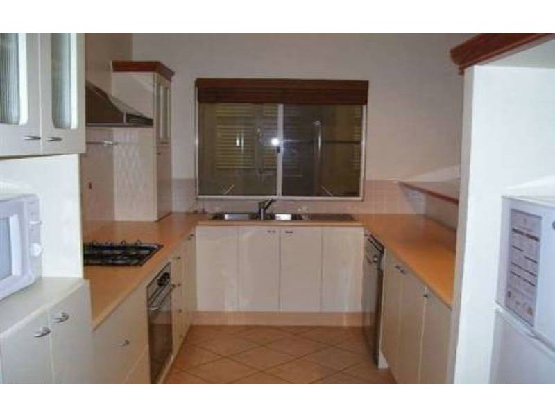 306/2 Greenslopes Street, Cairns North QLD 4870