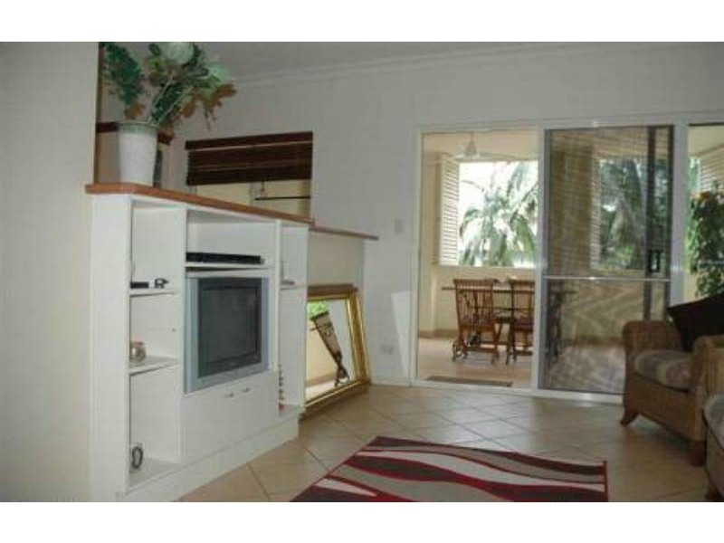 306/2 Greenslopes Street, Cairns North QLD 4870