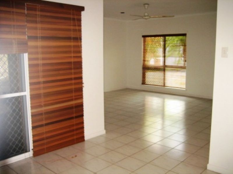 9 Krakatoa Close, Smithfield QLD 4878