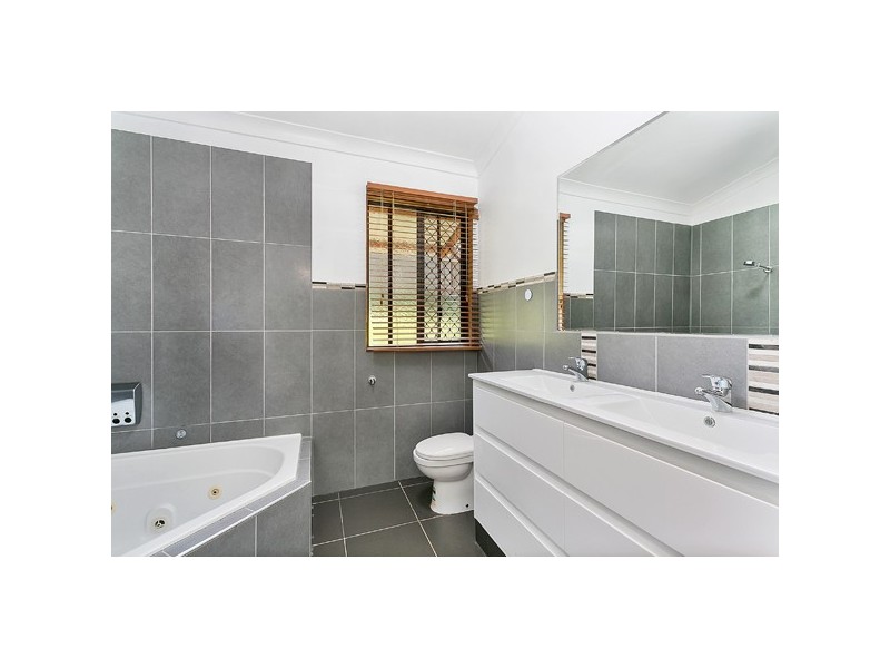 8 Bangalow Place, Kuranda QLD 4881