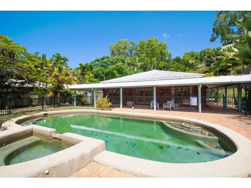 Clifton Beach QLD 4879