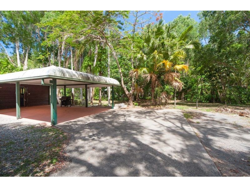 Clifton Beach QLD 4879