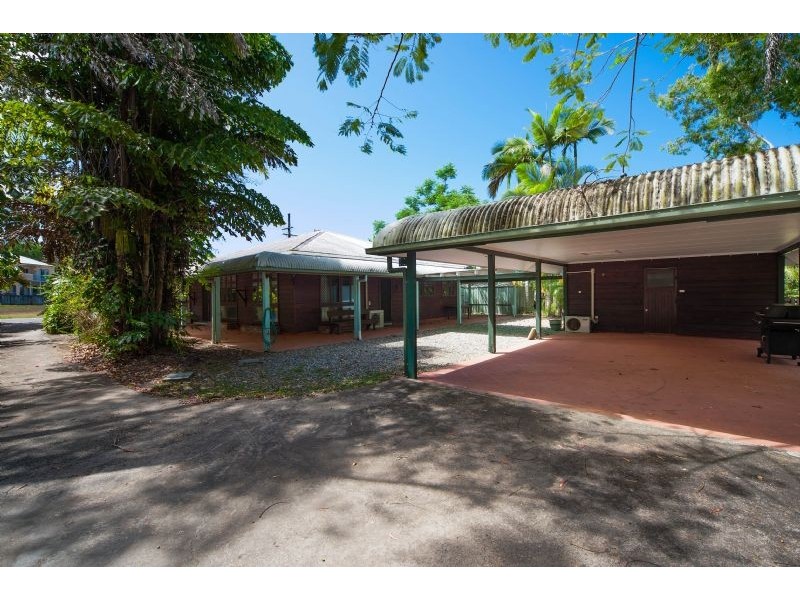 Clifton Beach QLD 4879