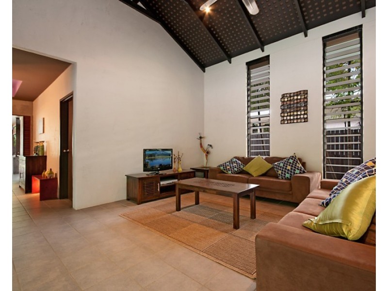 3 Lambus Street, Palm Cove QLD 4879