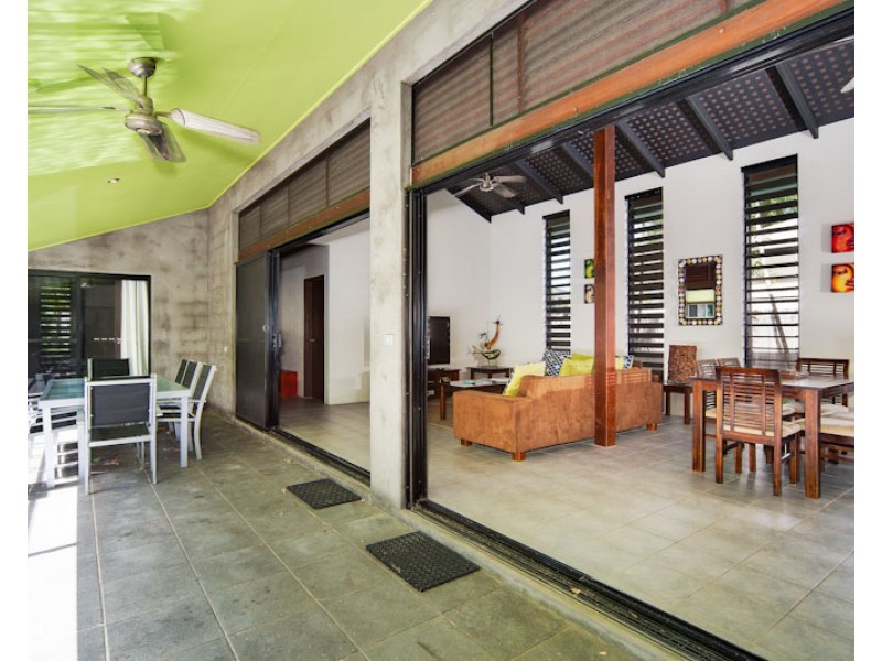 3 Lambus Street, Palm Cove QLD 4879