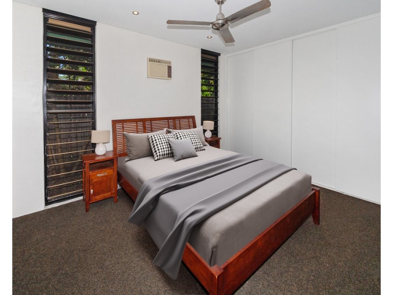 3 Lambus Street, Palm Cove QLD 4879