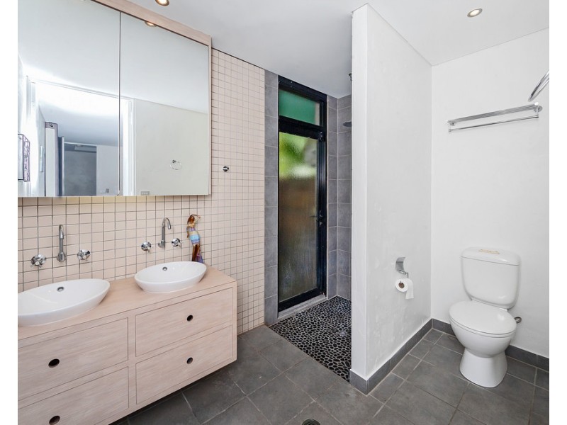 3 Lambus Street, Palm Cove QLD 4879