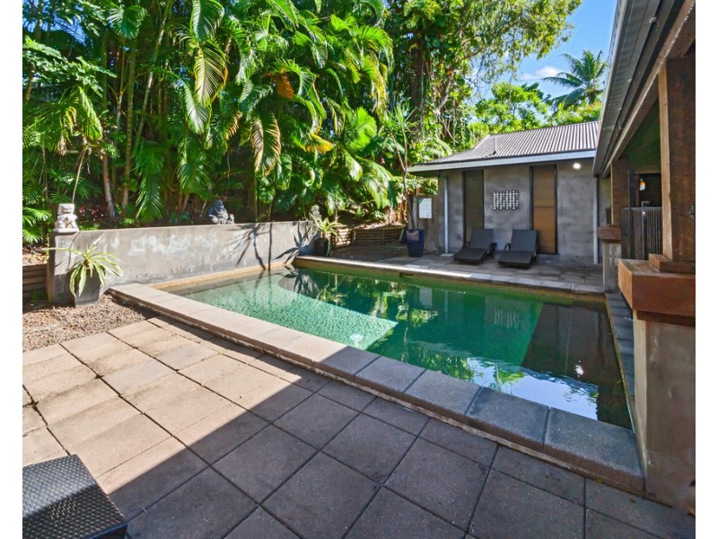 3 Lambus Street, Palm Cove QLD 4879
