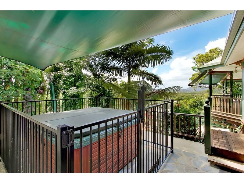 13 Darkin Close, Smithfield QLD 4878