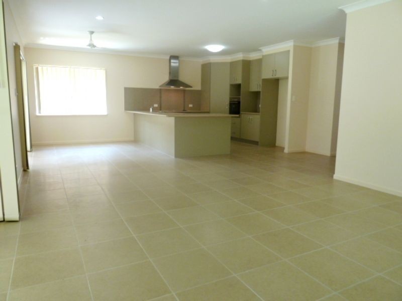 10 Hideaway Close, Palm Cove QLD 4879