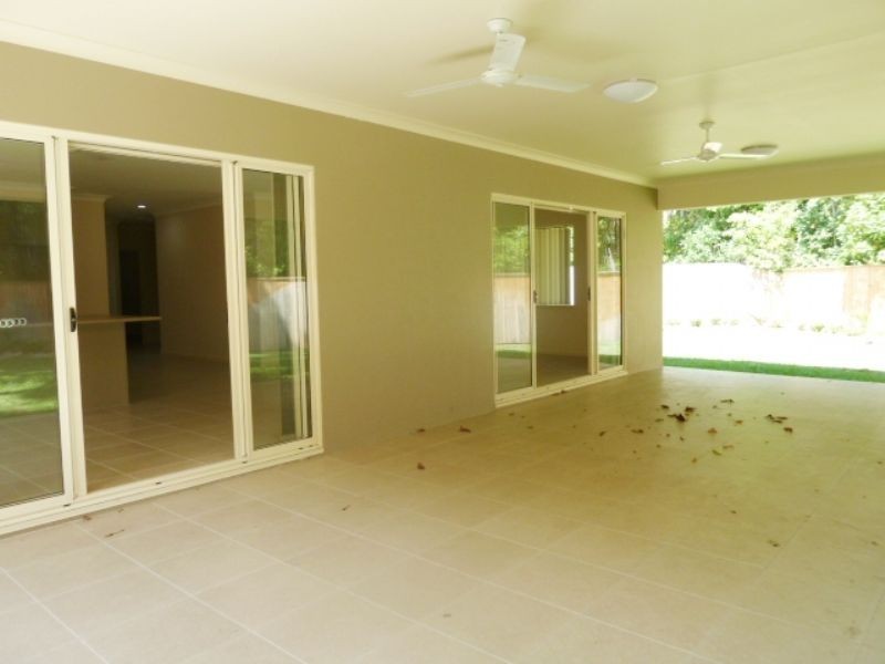 10 Hideaway Close, Palm Cove QLD 4879