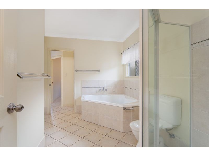 Bentley Park QLD 4869