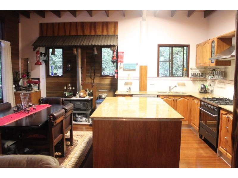 3 Bangalow Place, Kuranda QLD 4881