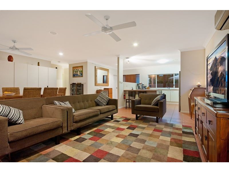 4 Barrier Close, Clifton Beach QLD 4879