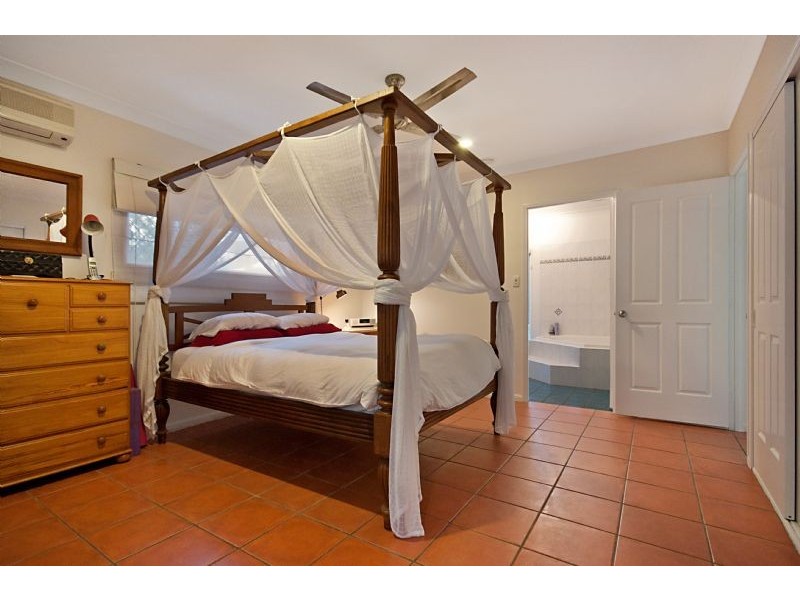 4 Barrier Close, Clifton Beach QLD 4879