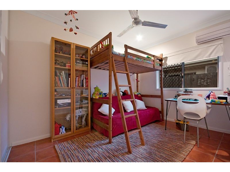 4 Barrier Close, Clifton Beach QLD 4879