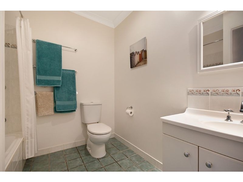 4 Barrier Close, Clifton Beach QLD 4879