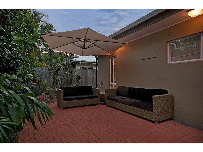 4 Barrier Close, Clifton Beach QLD 4879