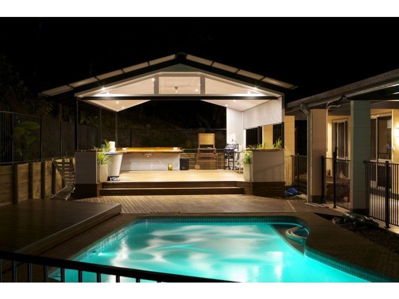 15 Panoramic Place, Whitfield QLD 4870