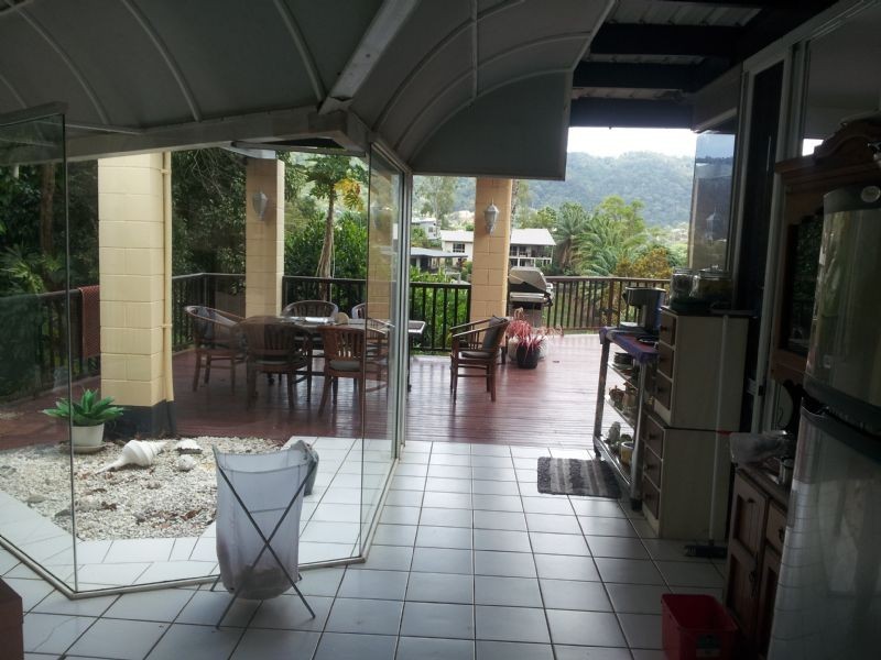 15 Panoramic Place, Whitfield QLD 4870