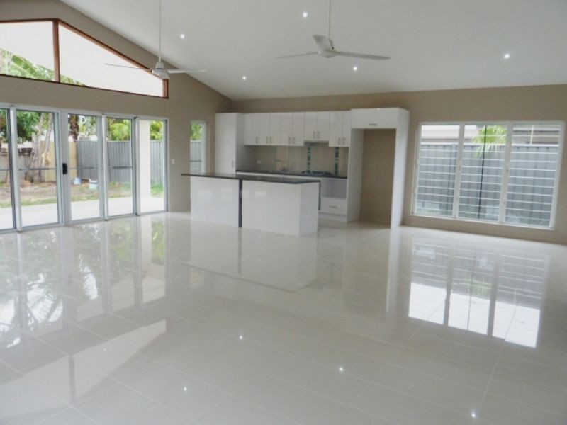 17 Endeavour Road, Clifton Beach QLD 4879