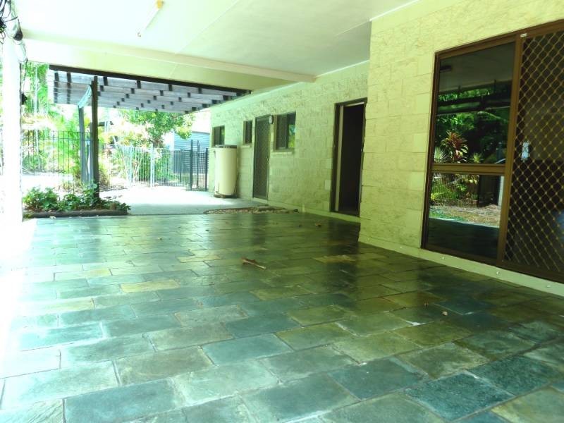 3 Flora Street, Clifton Beach QLD 4879