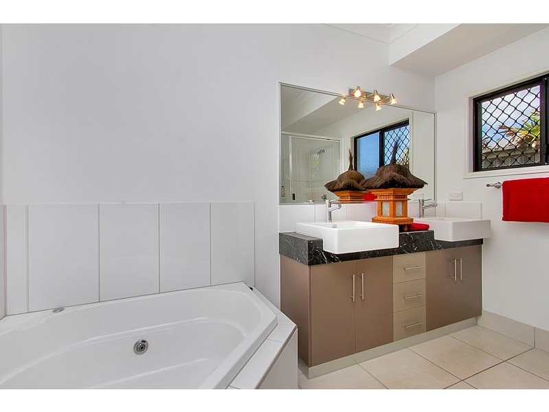 13 Bowline Close, Trinity Beach QLD 4879