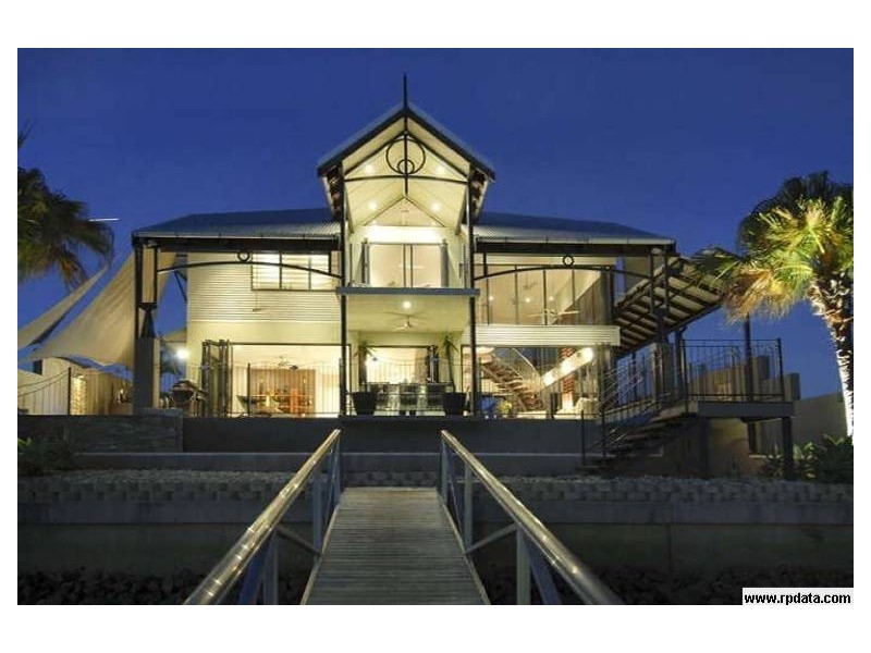 19 Brindabella Quay, Trinity Park QLD 4879