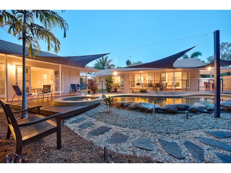25 Gibson Close, Clifton Beach QLD 4879