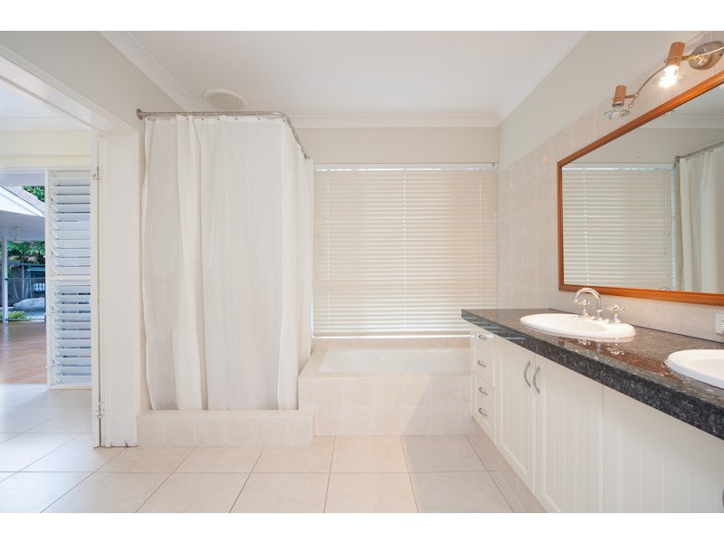 25 Gibson Close, Clifton Beach QLD 4879