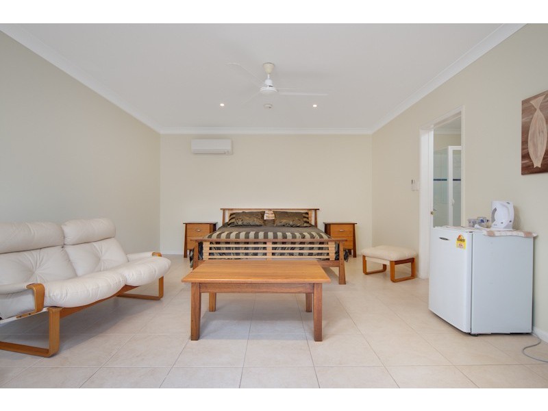 25 Gibson Close, Clifton Beach QLD 4879