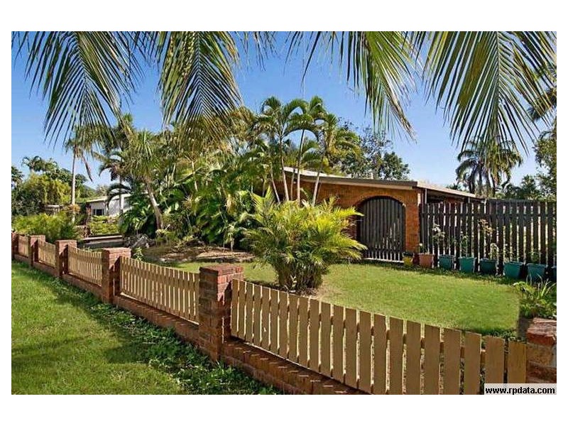 Holloways Beach QLD 4878