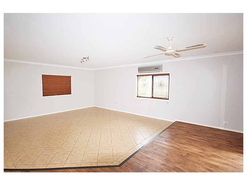 Holloways Beach QLD 4878