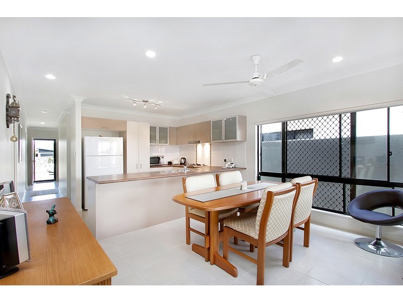 11 Flagstone Terrace, Smithfield QLD 4878