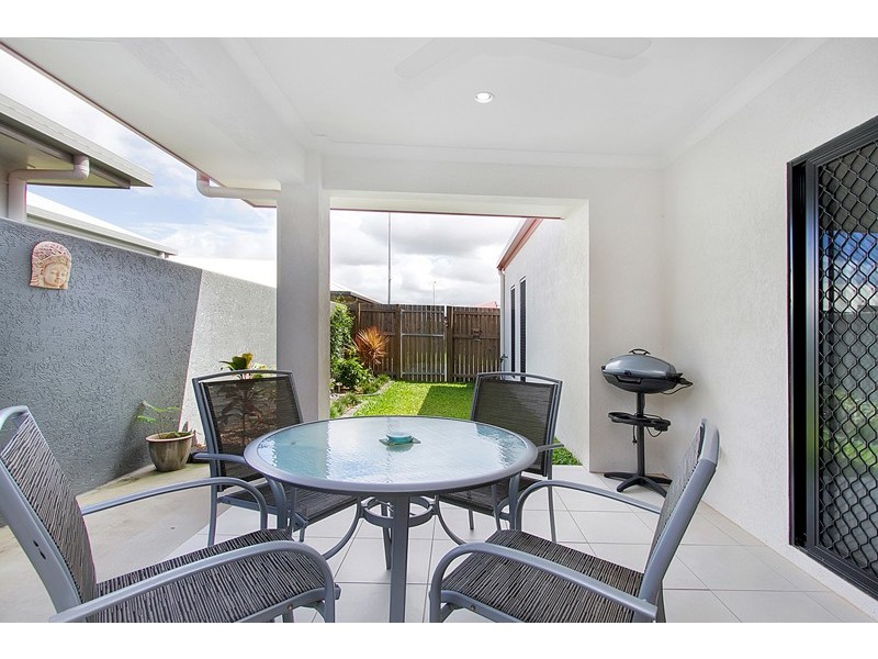 11 Flagstone Terrace, Smithfield QLD 4878