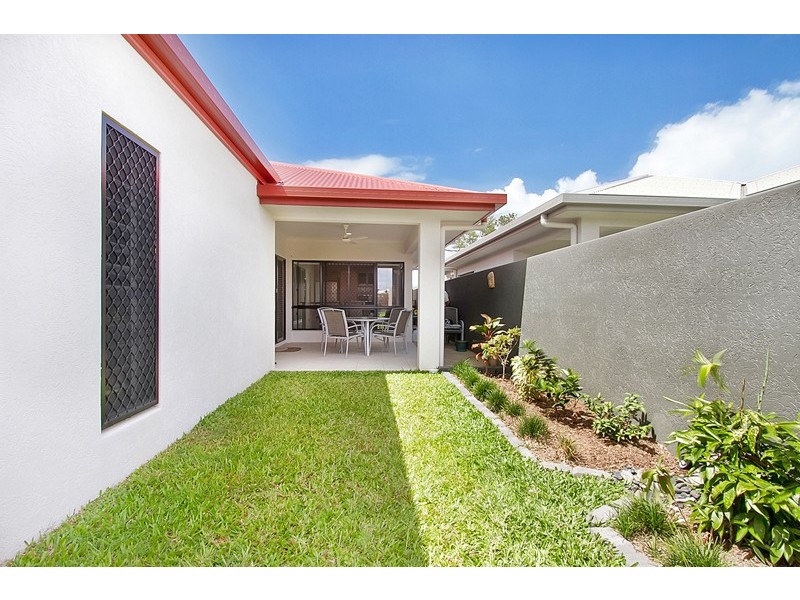 11 Flagstone Terrace, Smithfield QLD 4878