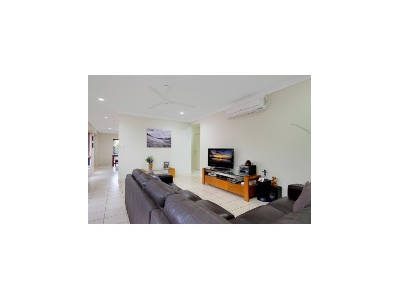 8a Vetiver Street, Trinity Park QLD 4879