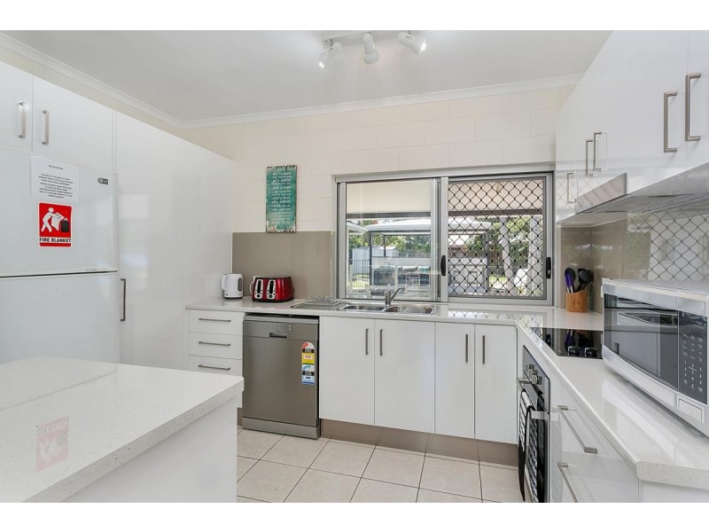19 Connemara Close, Trinity Beach QLD 4879