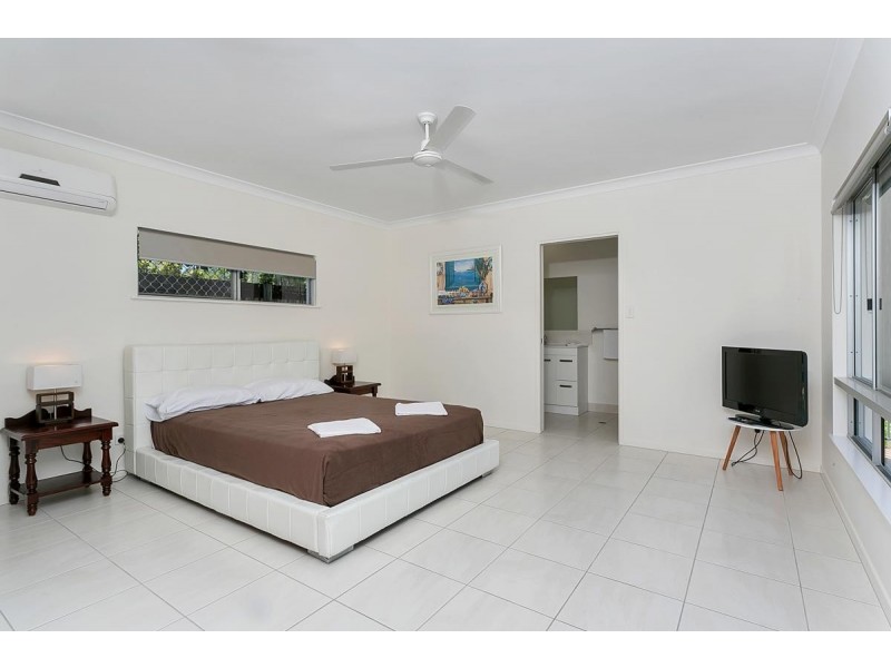 19 Connemara Close, Trinity Beach QLD 4879