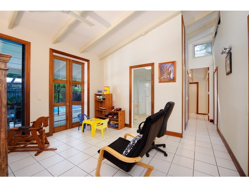 54 Terebra Street, Palm Cove QLD 4879