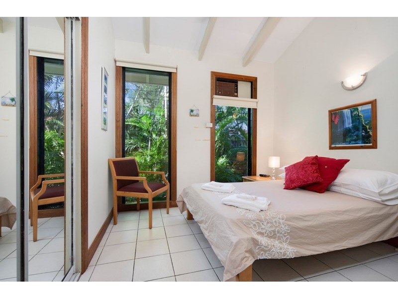 54 Terebra Street, Palm Cove QLD 4879